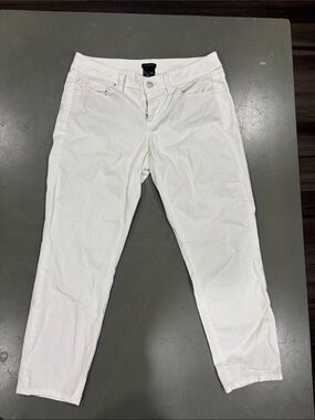 Women’s White Casual Jeans - Classic Straight Fit